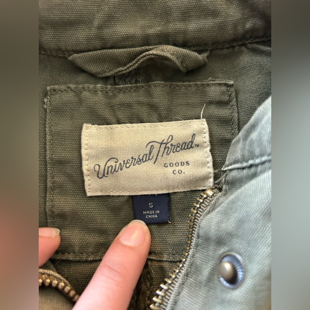 Universal threads jacket - Picture 6 of 6